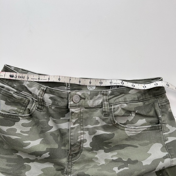 WOMEN’S Camo Jeggings Low Rise EUC Size 13 - Picture 4 of 8